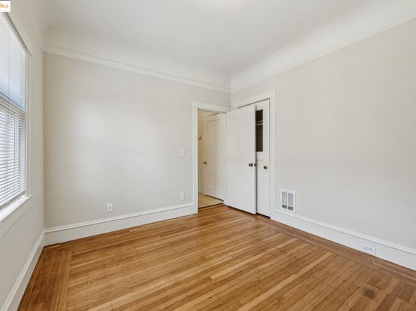 2714 Alcatraz Ave, Berkeley CA 94705