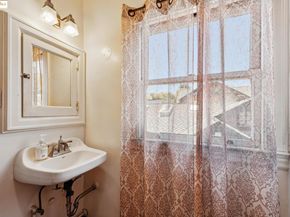 2714 Alcatraz Ave, Berkeley CA 94705