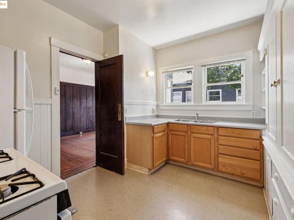 2714 Alcatraz Ave, Berkeley CA 94705