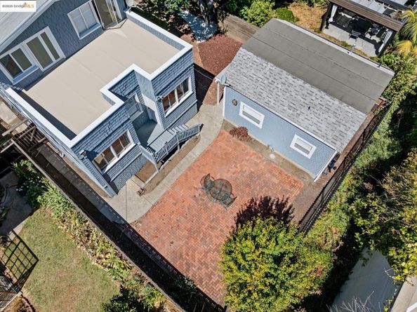 2714 Alcatraz Ave, Berkeley CA 94705