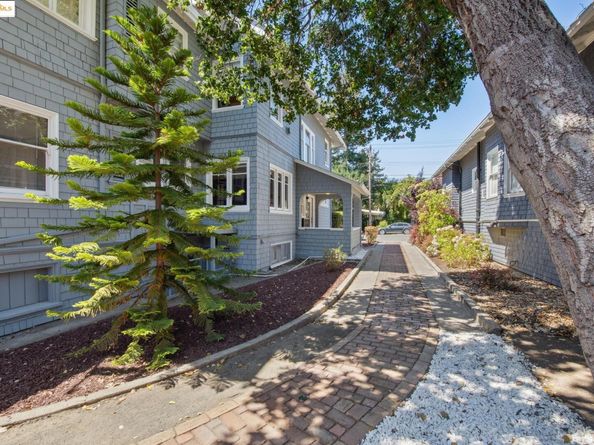 2714 Alcatraz Ave, Berkeley CA 94705