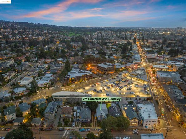 2714 Alcatraz Ave, Berkeley CA 94705