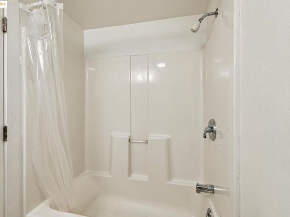 2714 Alcatraz Ave, Berkeley CA 94705