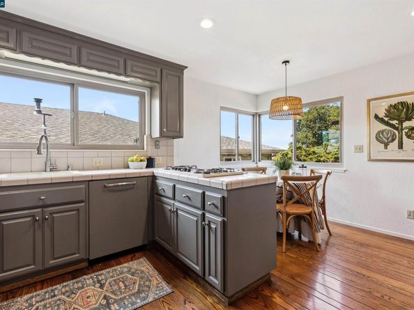 4051 Rhoda Ave, Oakland CA 94602