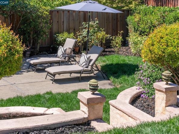4051 Rhoda Ave, Oakland CA 94602