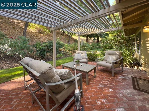2733 Ptarmigan Dr 2, Walnut Creek CA 94595