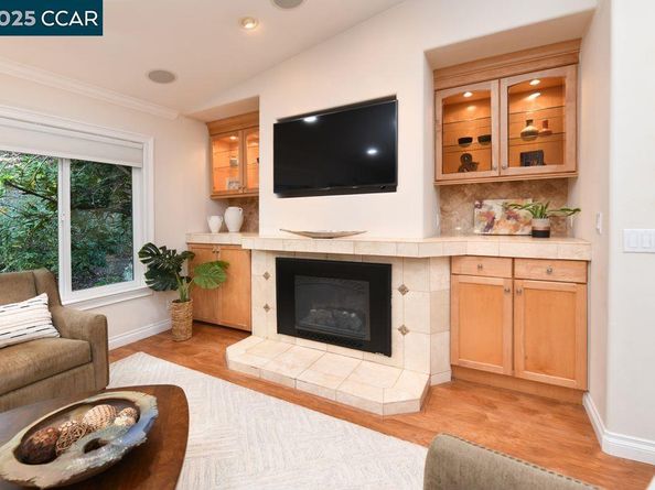 2733 Ptarmigan Dr 2, Walnut Creek CA 94595