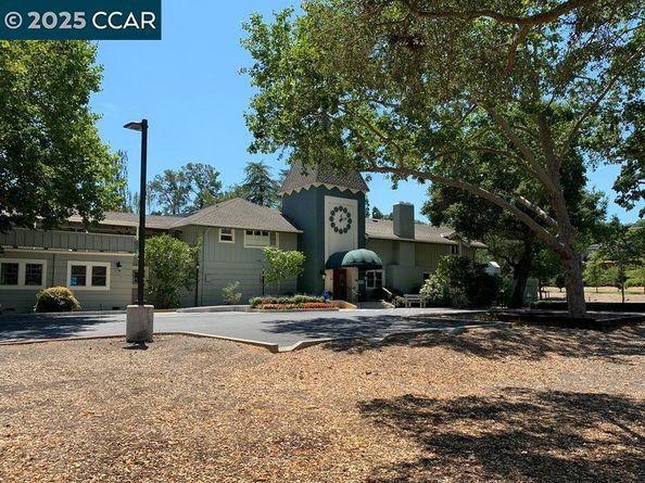 2733 Ptarmigan Dr 2, Walnut Creek CA 94595