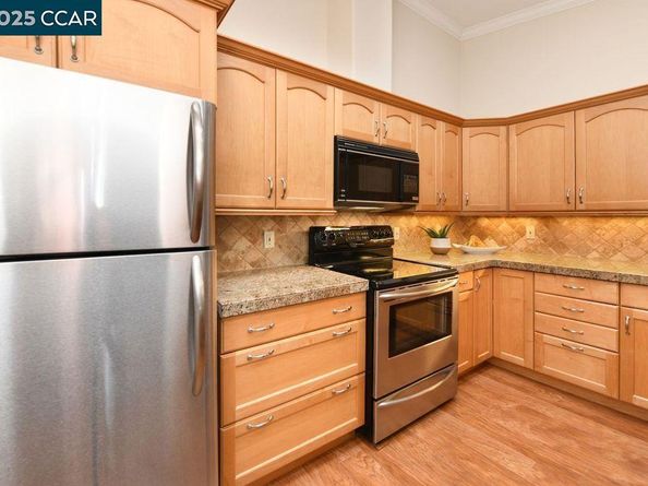 2733 Ptarmigan Dr 2, Walnut Creek CA 94595