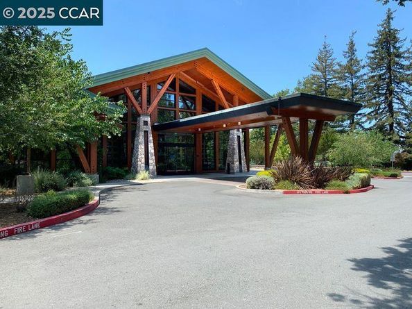 2733 Ptarmigan Dr 2, Walnut Creek CA 94595