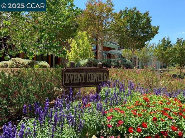 2733 Ptarmigan Dr 2, Walnut Creek CA 94595