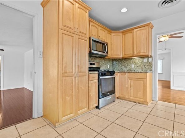 6301 Farmdale, North Hollywood (los Angeles) CA 91606