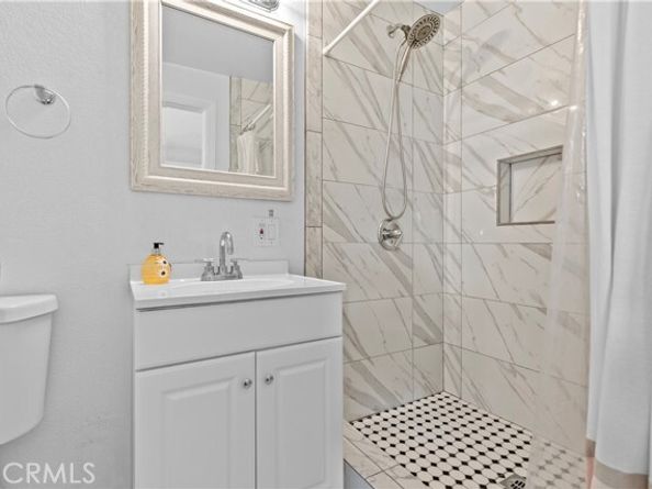 6301 Farmdale, North Hollywood (los Angeles) CA 91606