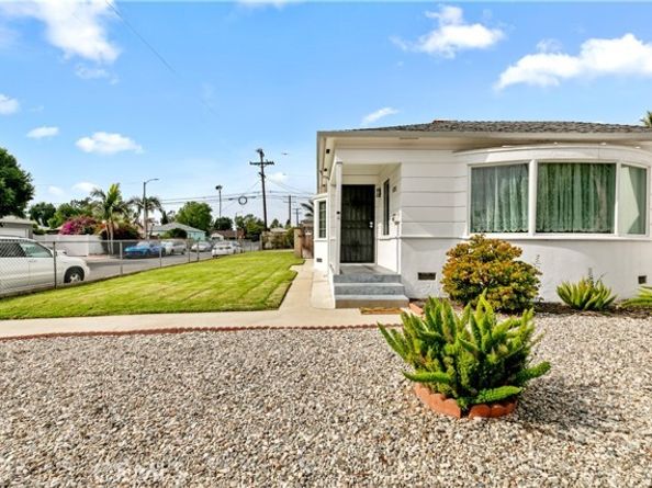 6301 Farmdale, North Hollywood (los Angeles) CA 91606