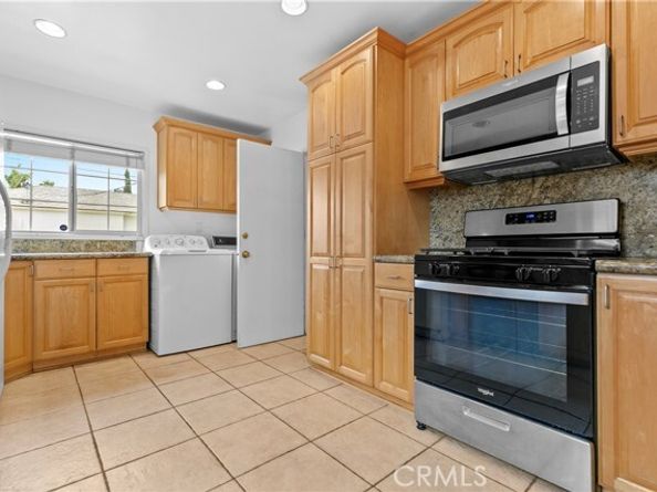 6301 Farmdale, North Hollywood (los Angeles) CA 91606