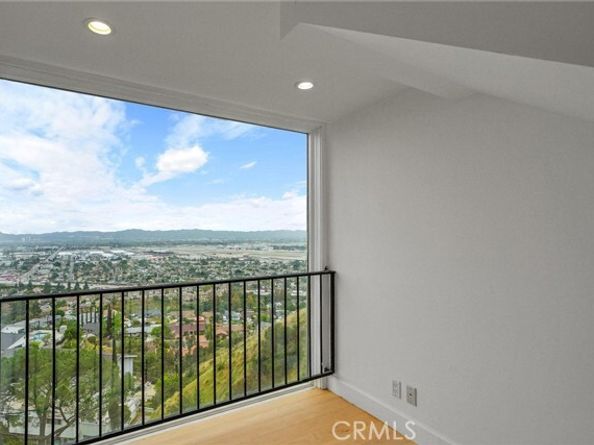 10050 Olivia Ter, Sun Valley (los Angeles) CA 91352
