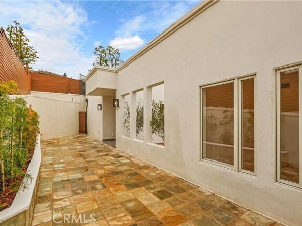 10050 Olivia Ter, Sun Valley (los Angeles) CA 91352