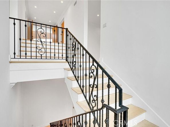 10050 Olivia Ter, Sun Valley (los Angeles) CA 91352