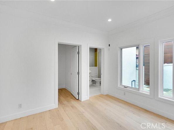 10050 Olivia Ter, Sun Valley (los Angeles) CA 91352