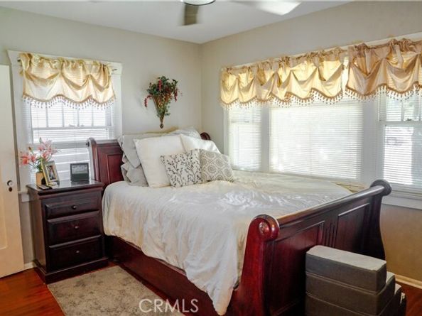 7319 Owensmouth Avenue, Canoga Park (los Angeles) CA 91303