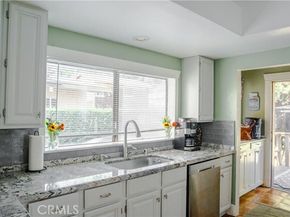 7319 Owensmouth Avenue, Canoga Park (los Angeles) CA 91303