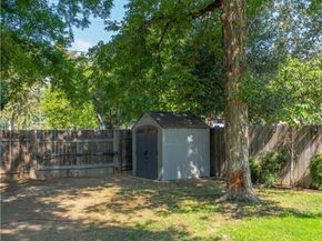 7319 Owensmouth Avenue, Canoga Park (los Angeles) CA 91303