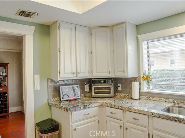 7319 Owensmouth Avenue, Canoga Park (los Angeles) CA 91303