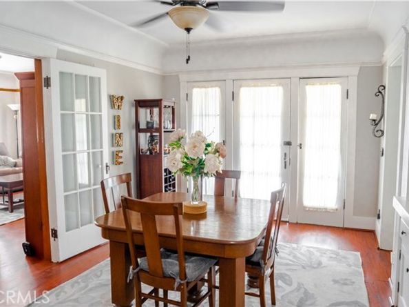 7319 Owensmouth Avenue, Canoga Park (los Angeles) CA 91303
