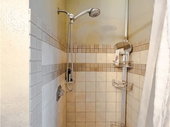 7319 Owensmouth Avenue, Canoga Park (los Angeles) CA 91303