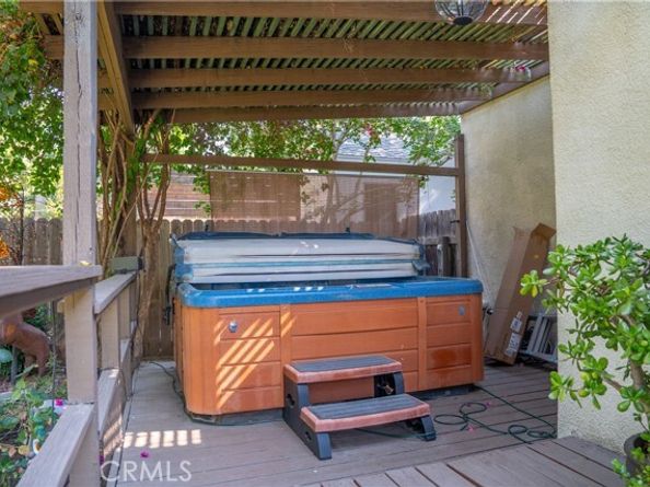 7319 Owensmouth Avenue, Canoga Park (los Angeles) CA 91303