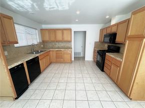 8735 Corbin Avenue, Northridge (los Angeles) CA 91324