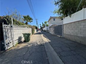 8735 Corbin Avenue, Northridge (los Angeles) CA 91324