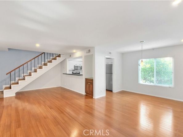 11154 Huston Street 7, North Hollywood (los Angeles) CA 91601