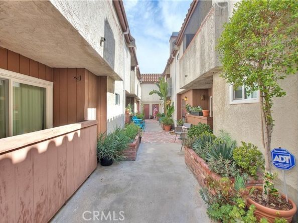 11154 Huston Street 7, North Hollywood (los Angeles) CA 91601