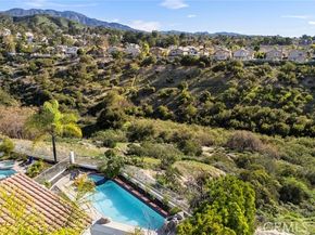 20 Flores, Lake Forest (el Toro) CA 92610