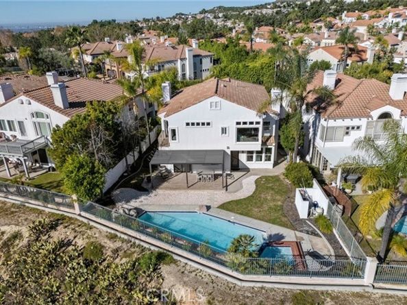 20 Flores, Lake Forest (el Toro) CA 92610