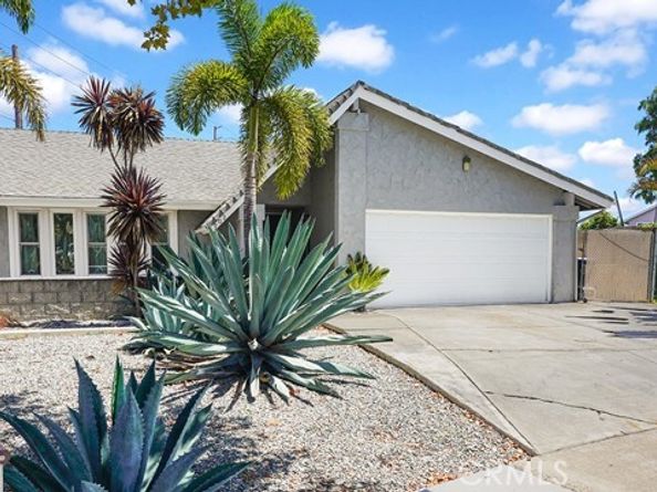 902 W Alpine, Santa Ana CA 92707