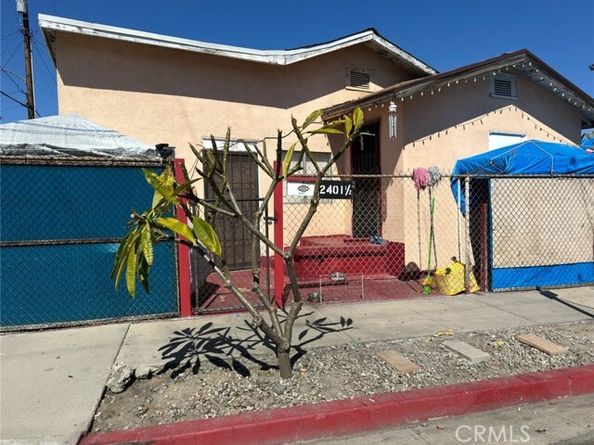 2401 E Hatchway Street, Compton CA 90222
