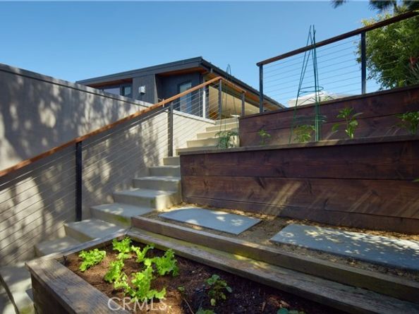 333 Milford Drive, Corona Del Mar (newport Beach) CA 92625