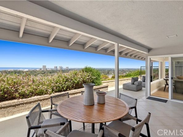 31 Carmel Bay Drive, Corona Del Mar (newport Beach) CA 92625