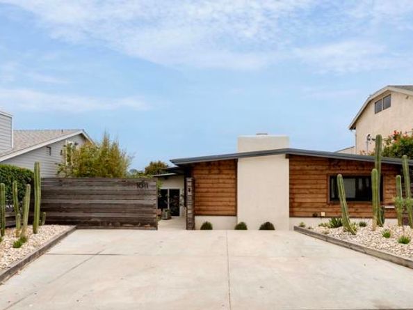 1011 Neptune Ave, Encinitas CA 92024