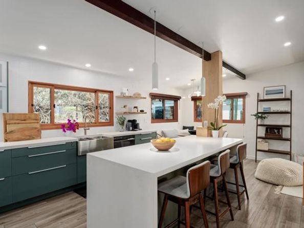 1011 Neptune Ave, Encinitas CA 92024