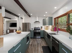 1011 Neptune Ave, Encinitas CA 92024