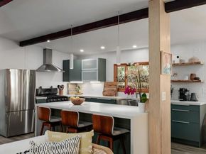 1011 Neptune Ave, Encinitas CA 92024