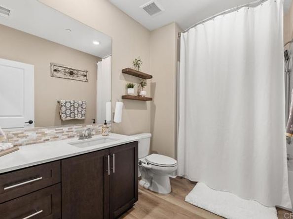 16750 Coyote Bush Dr 107, San Diego CA 92127