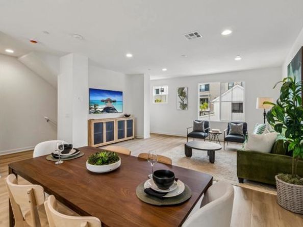 2572 Delphinium Lane, Carlsbad CA 92008