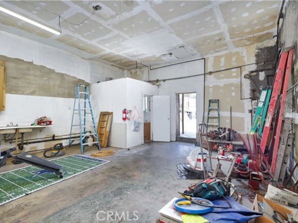 1323 W Jefferson Boulevard, Los Angeles CA 90007