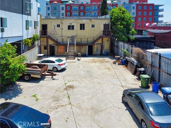 1323 W Jefferson Boulevard, Los Angeles CA 90007