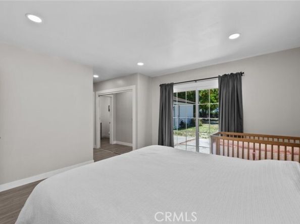 17441 Rayen Street, Northridge (los Angeles) CA 91325