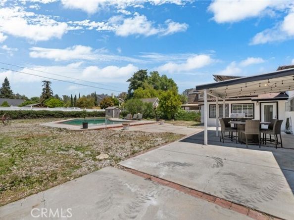 17441 Rayen Street, Northridge (los Angeles) CA 91325